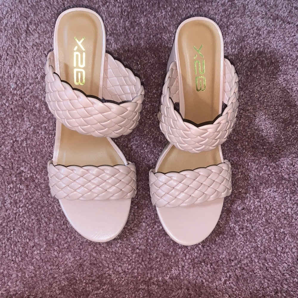 Heels mauve-ish colored X2B